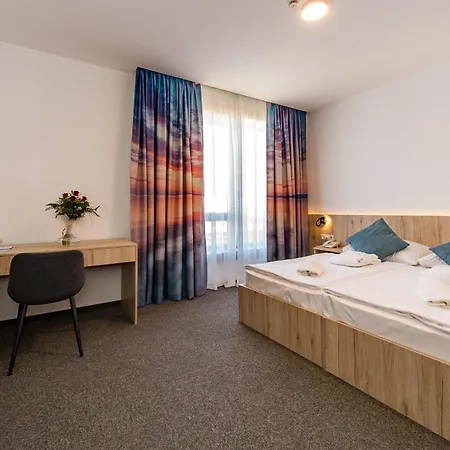 Akademia 4* Balatonfured