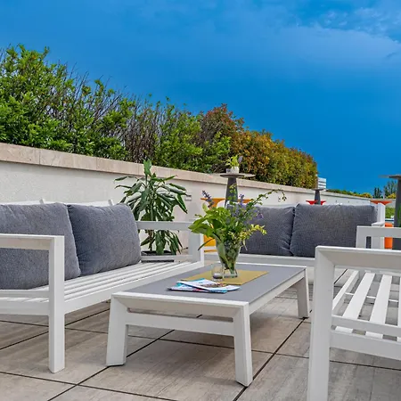 Akademia Otel 4*