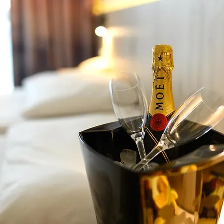 Akademia 4* Balatonfured