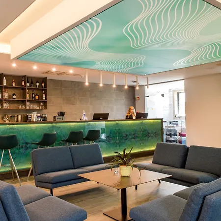 Akademia Otel 4*