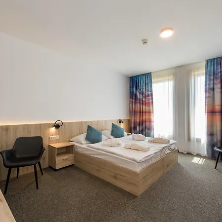 Akademia ホテル バラトンフレド