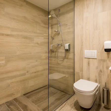 Akademia Otel