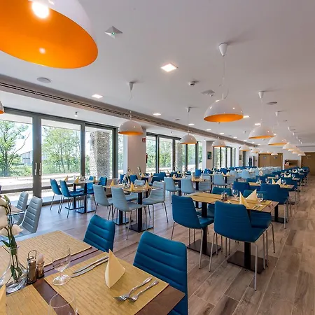 Akademia Hotell 4*
